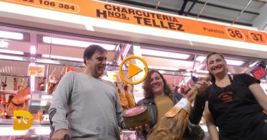 Ana Álvarez ya disfruta del Jamón y el Queso por gentileza de Hermanos Telléz Ana Álvarez ya disfruta del Jamón y el Queso por gentileza de Hermanos Telléz