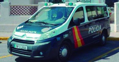 Detenido en Denia un pintor por robar las joyas de la propietaria de la vivienda donde estaba trabajando Detenido en Denia un pintor por robar las joyas de la propietaria de la vivienda donde estaba trabajando