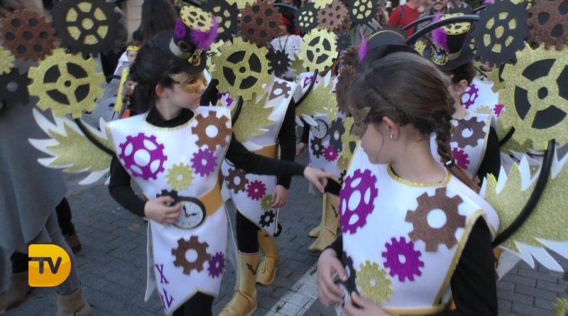 Dénia propone trasladar el Carnaval de las calles a los centros escolares para garantizar mayor seguridad sanitaria a la celebración