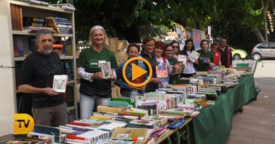 Gran número de voluntariado en la campaña de 1 kilo x 1 libro de la UNED de Dénia Gran número de voluntariado en la campaña de 1 kilo x 1 libro de la UNED de Dénia