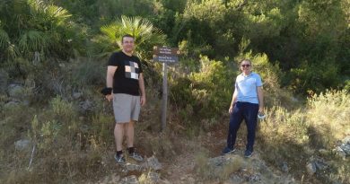 El Ajuntament de Dénia colabora con el parque natural en la investigación para recuperar los topónimos de los barrancos del Montgó y en su rotulación El Ajuntament de Dénia colabora con el parque natural en la investigación para recuperar los topónimos de los barrancos del Montgó y en su rotulación