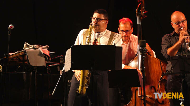 El XII Festival de Jazz de Dénia reunirá durante agosto a figuras nacionales e internacionales en los Jardins de Torrecremada El XII Festival de Jazz de Dénia reunirá durante agosto a figuras nacionales e internacionales en los Jardins de Torrecremada