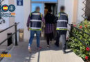 Detenidos en Dénia una pareja por estafar a personas mayores tras observar el PIN de sus tarjetas bancarias   