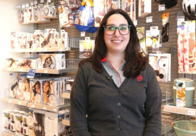 Un minuto con Rebeca Martínez colaboradora de tienda de Rossmann Ondara