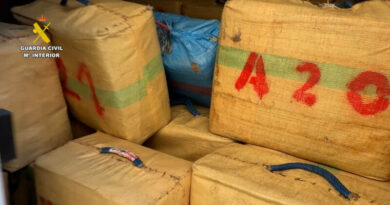 Detenidas tres personas e incautados 4.200 kilogramos de hachís en Xàbia