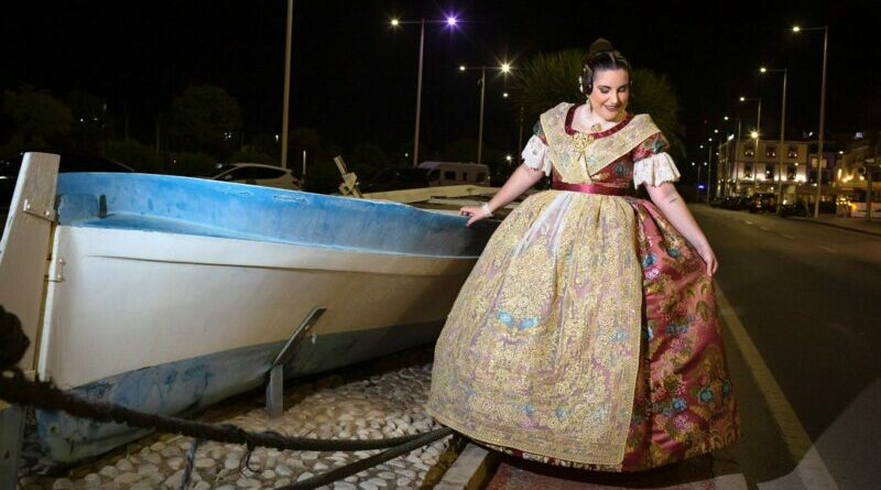 Falla Baix la Mar: a Neus Moncho Roselló Falla Baix la Mar: a Neus Moncho Roselló