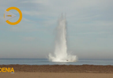 Detonan una bomba encontrada en la playa de Dénia