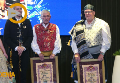 Els Fallers Exemplars de Dénia Mark Petrie i Andrés Ahuir reben els seus nomenaments oficials