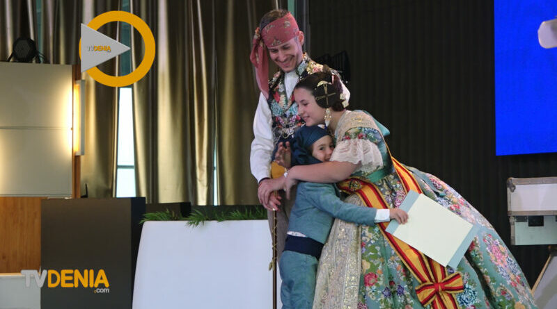 El present i el futur de les Falles de Dénia reben les seues recompenses en la Gala fallera infantil