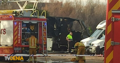 Incendio de una autocaravana en Dénia