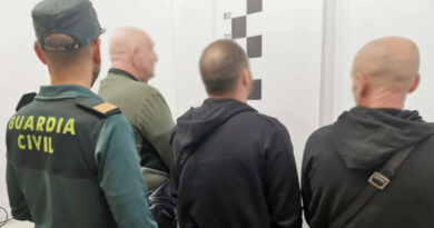 La Guardia Civil detiene en Calpe a tres integrantes de un grupo criminal especializado en hurtos a personas mayores
