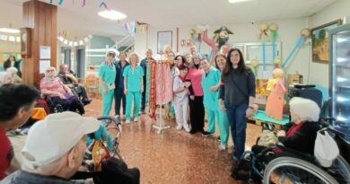 Ambiente fallero en la residencia Santa Llúcia