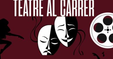 Dénia se convierte un año más en un escenario al aire libre con «Teatre al Carrer»