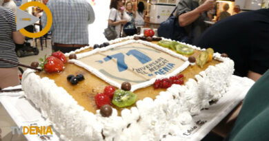 El Mercado de Dénia endulza su 71 aniversario con más de 700 raciones de tartas El Mercado de Dénia endulza su 71 aniversario con más de 700 raciones de tartas