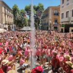 Arrancan las Fiestas de Dénia con un multitudinario Chupinazo que llenó el centro de la ciudad Arrancan las Fiestas de Dénia con un multitudinario Chupinazo que llenó el centro de la ciudad