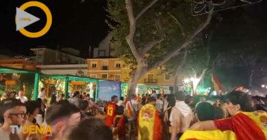 Dénia sale a las calle para celebrar el Segundo Mundial de la Selección Española Dénia sale a las calle para celebrar el Segundo Mundial de la Selección Española