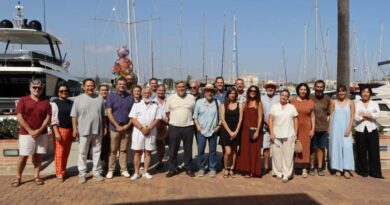 La 8ª edición de “Esculturas frente al mar” convierte a Marina Dénia en un museo al aire libre frente al Mediterráneo La 8ª edición de “Esculturas frente al mar” convierte a Marina Dénia en un museo al aire libre frente al Mediterráneo