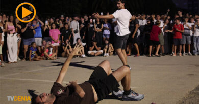 La Batalla de Aura llega a Dénia: la nueva moda viral entre los más jóvenes La Batalla de Aura llega a Dénia: la nueva moda viral entre los más jóvenes