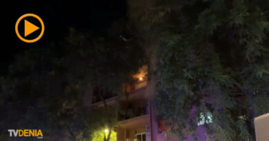 Vídeo y actualización del incendio en una vivienda de Dénia Vídeo y actualización del incendio en una vivienda de Dénia