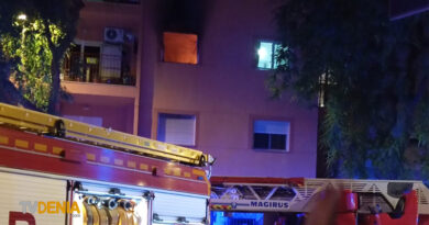 Última hora : Incendio en una vivienda de la avenida Ramon Ortega de Dénia Última hora : Incendio en una vivienda de la avenida Ramon Ortega de Dénia