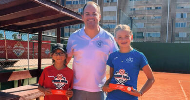 Sofía Camino y David Keleyjan, jugadores del Club Tenis Dénia, triunfan en el torneo As Young Tour de Xàbia